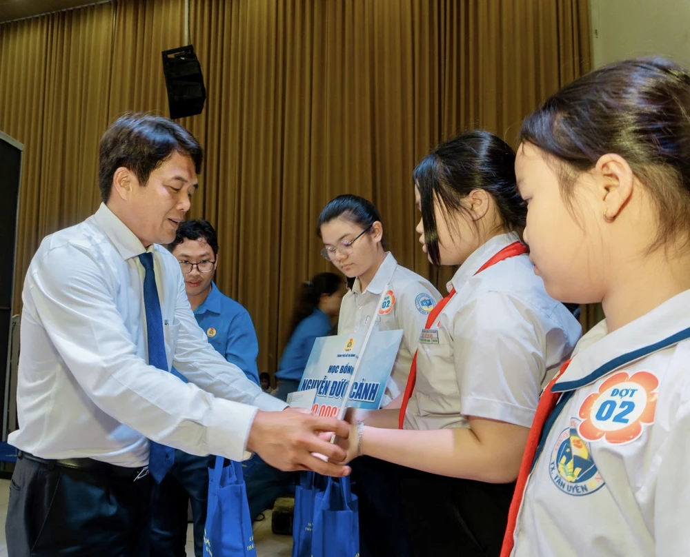 học bổng Nguyễn Đức Cảnh (5).jpg