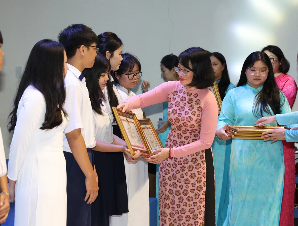 Học sinh giỏi (3).JPG