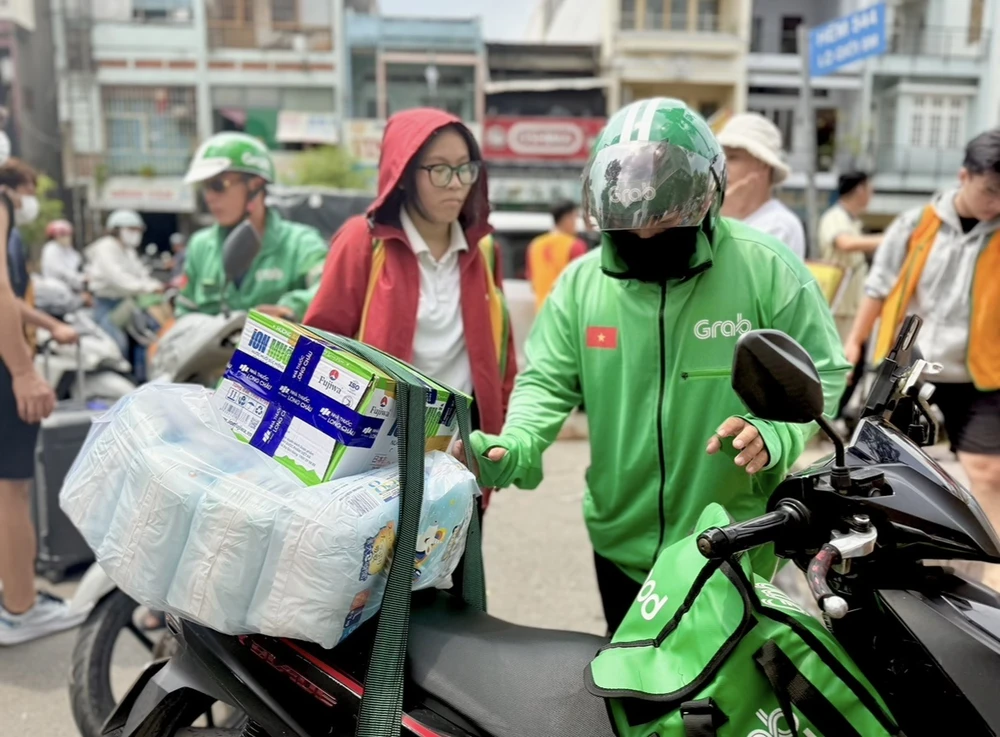 bà con vùng bão (18).jpg