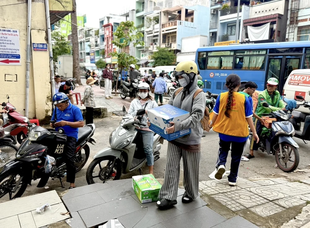 bà con vùng bão (25).jpg