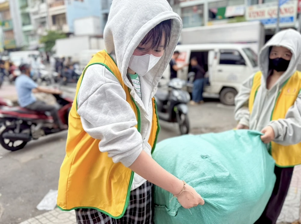 bà con vùng bão (26).jpg