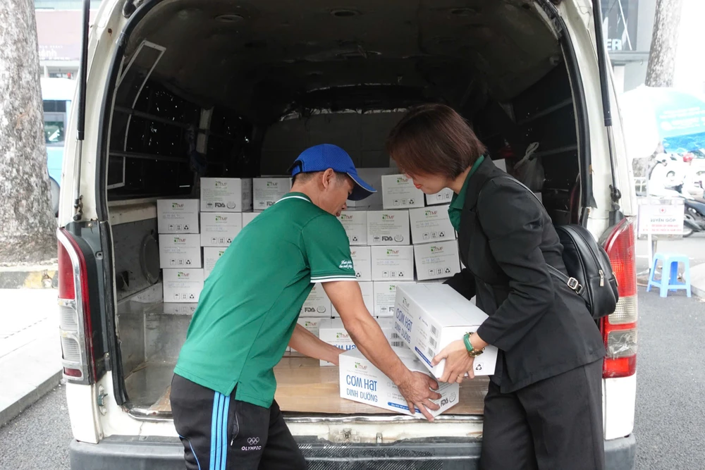 bà con vùng bão (12).jpg