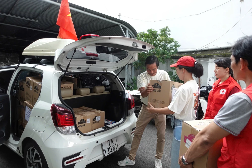 bà con vùng bão (14).jpg