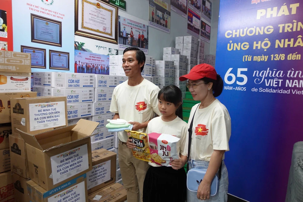 bà con vùng bão (15).jpg