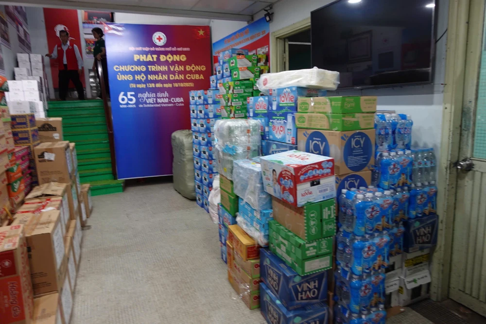 bà con vùng bão (3).jpg