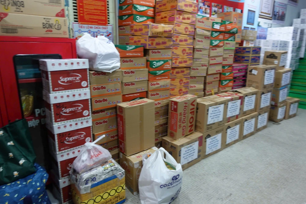 bà con vùng bão (4).jpg