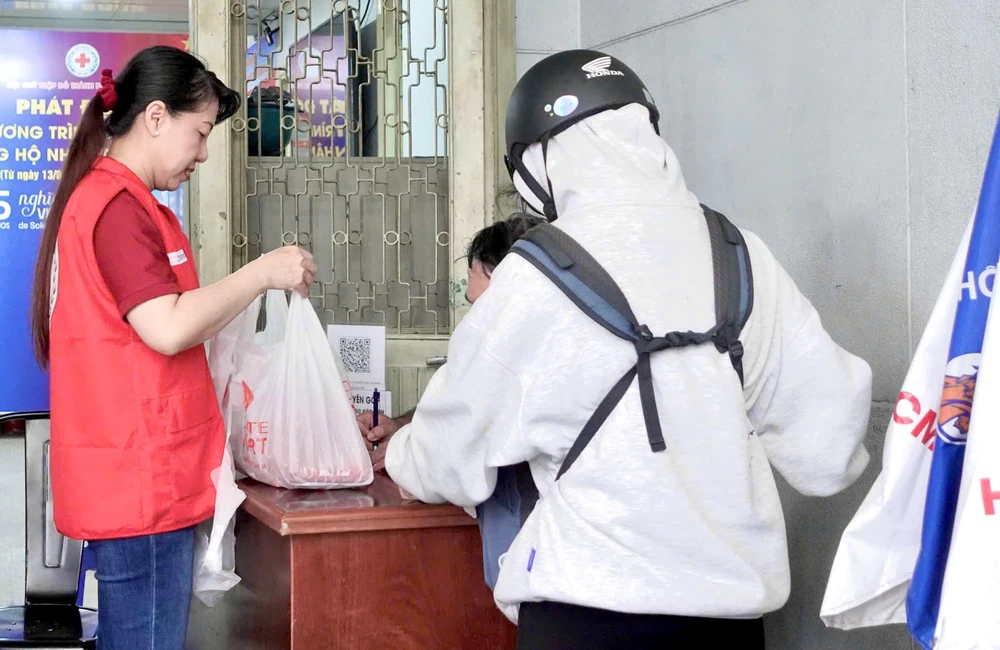 bà con vùng bão (9).jpg