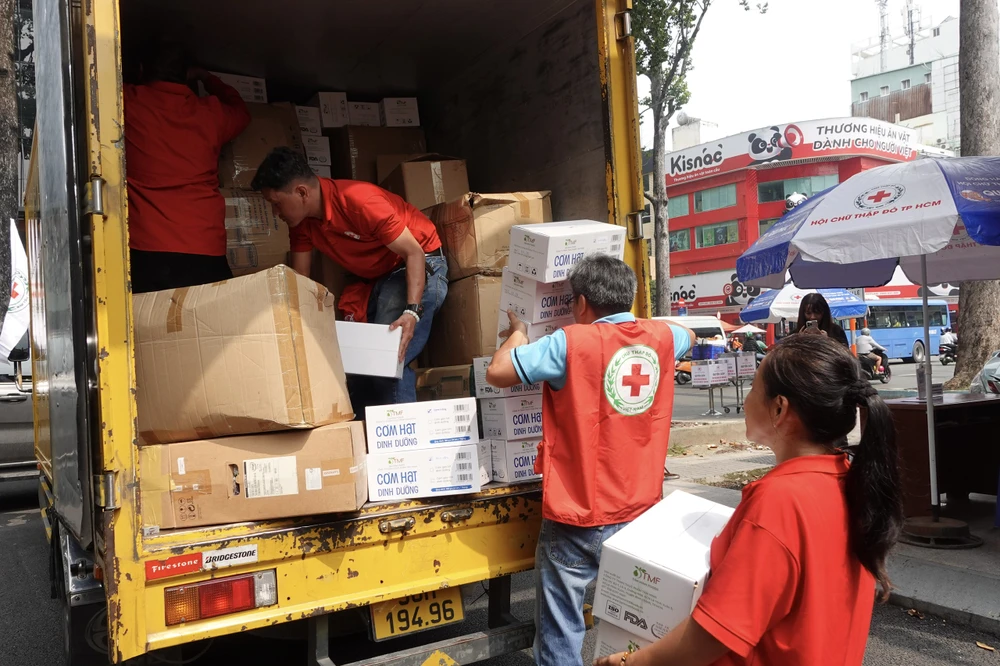 bà con vùng bão (19).jpg