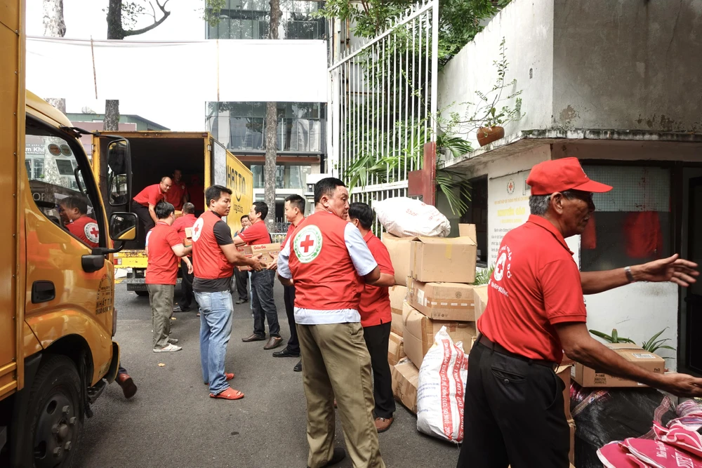 bà con vùng bão (20).jpg