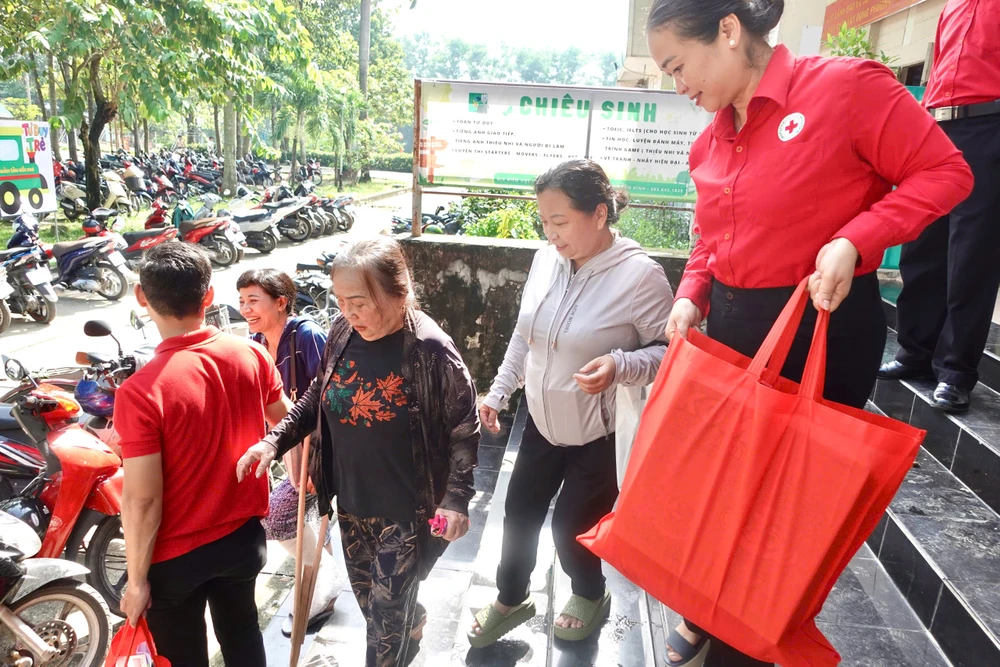 người cao tuổi (2).jpg