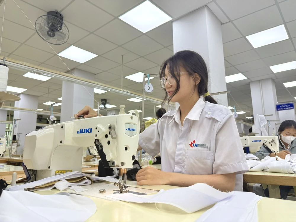 đồng phục (1).jpg