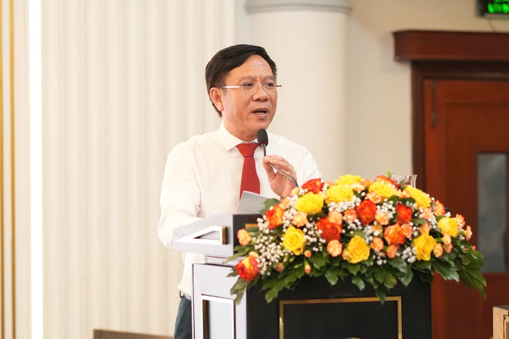 không gian mạng (1).jpg