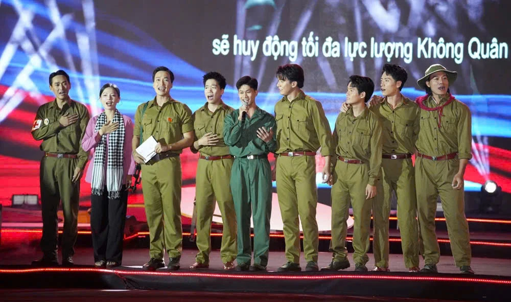 Làn Sóng Xanh (1).jpg