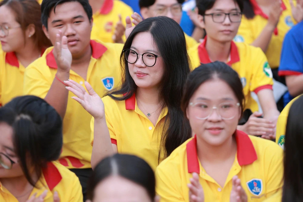 XUÂN TÌNH NGUYỆN.jpg