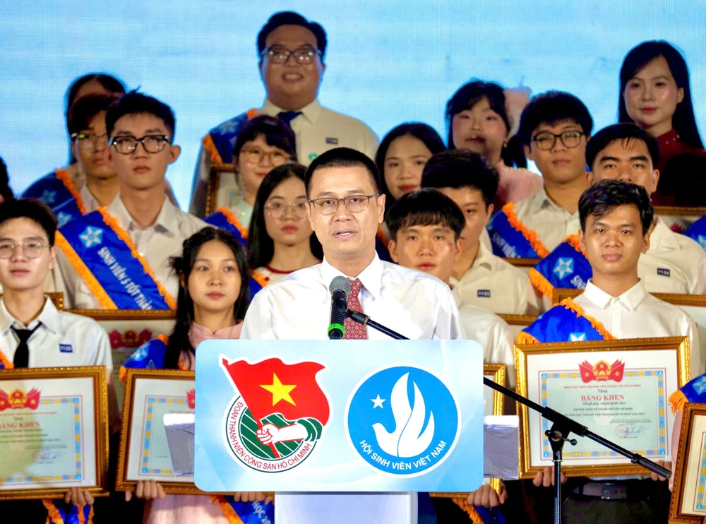 tuổi trẻ (1).jpg