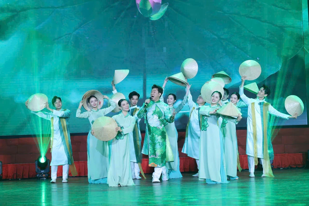 Một Chút Yêu Thương (2).jpg