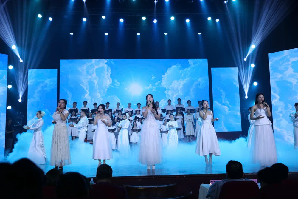 Một Chút Yêu Thương (3).jpg