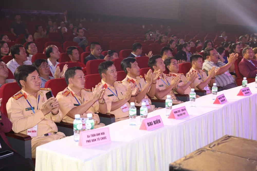 Một Chút Yêu Thương (5).jpg