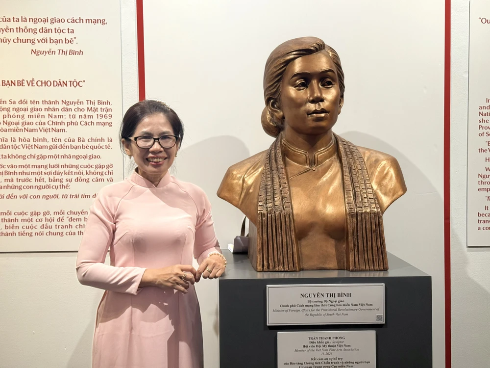 Nguyễn Thị Bình (3).jpg