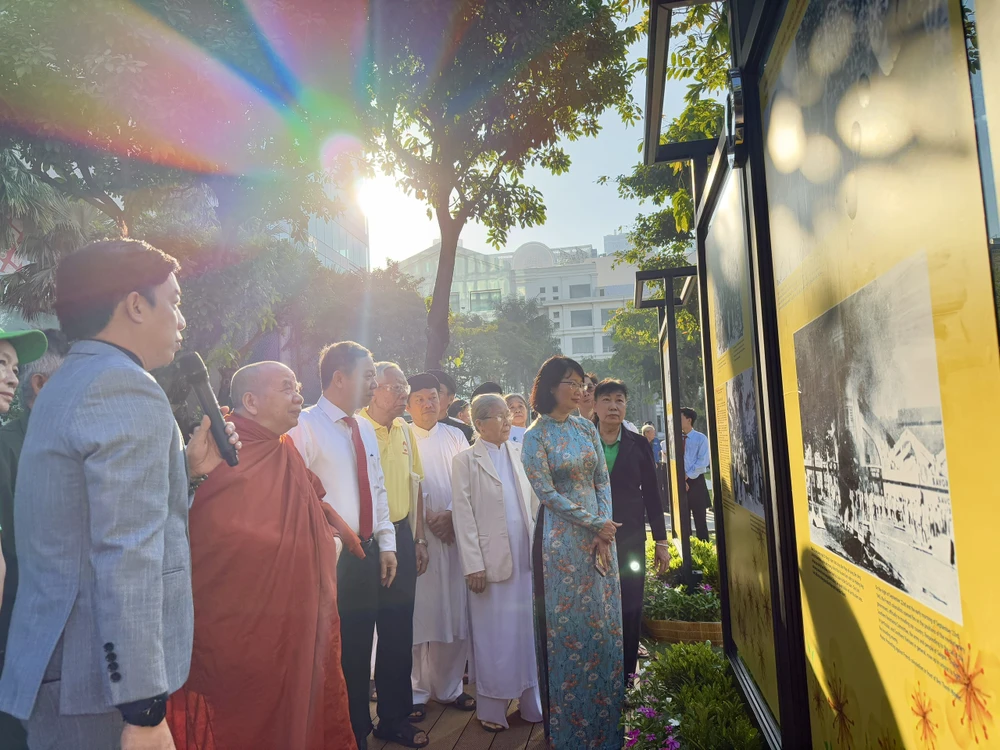 triển lãm ảnh (5).jpg