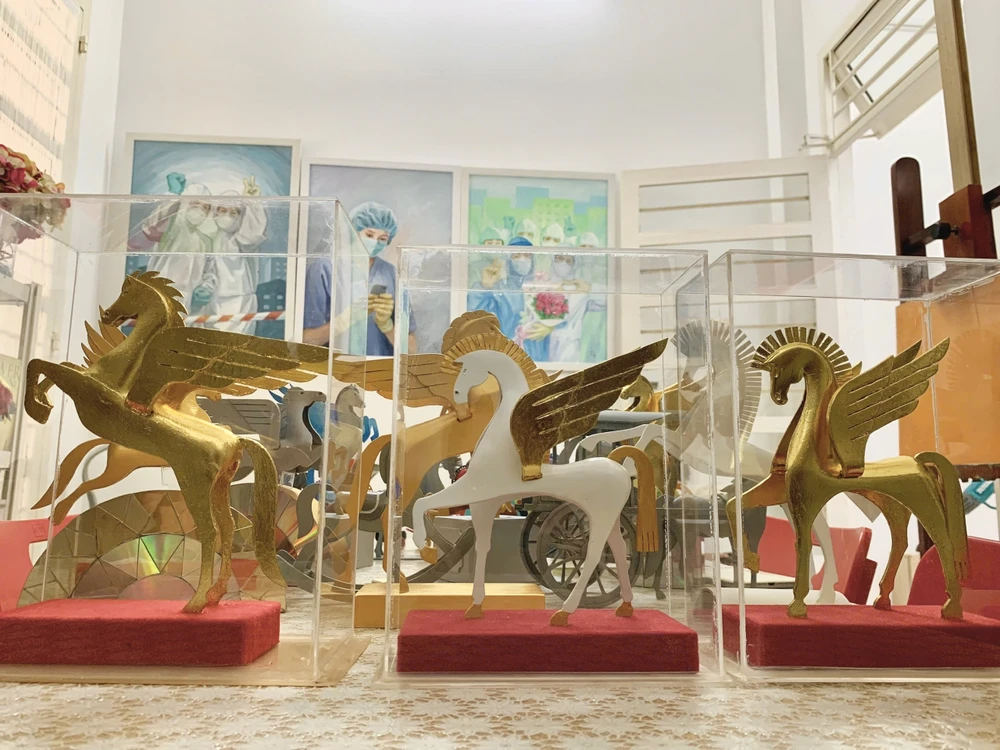 linh vật ngựa (5).jpg