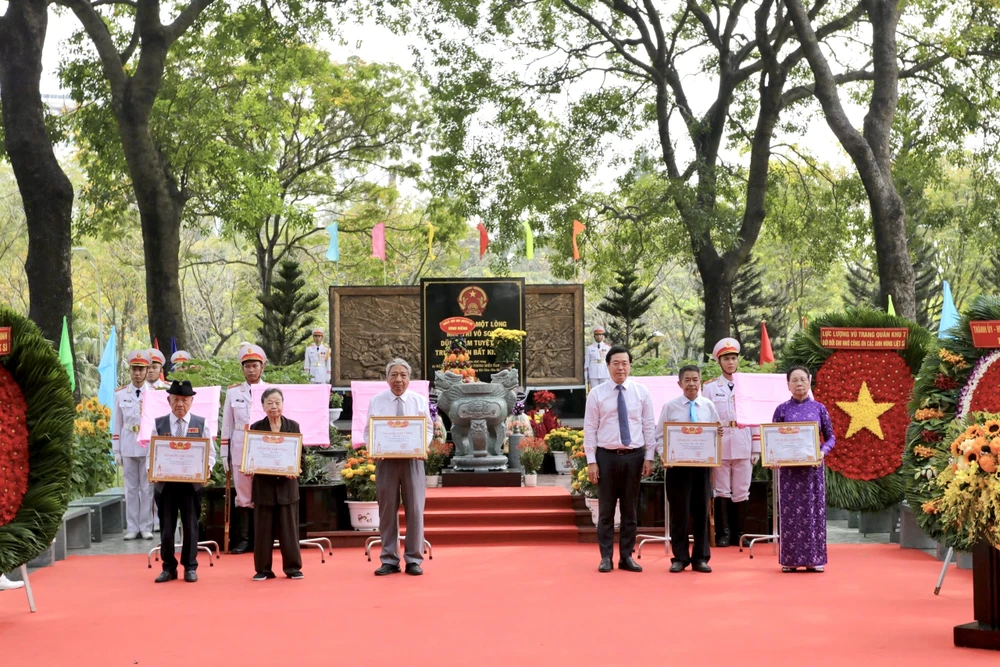 tổ quốc ghi công (1).jpg