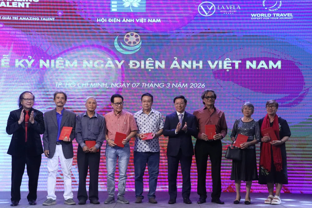 điện ảnh (1).jpg