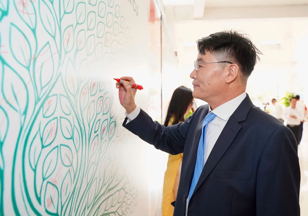 An cư cùng người lao động (1).jpg