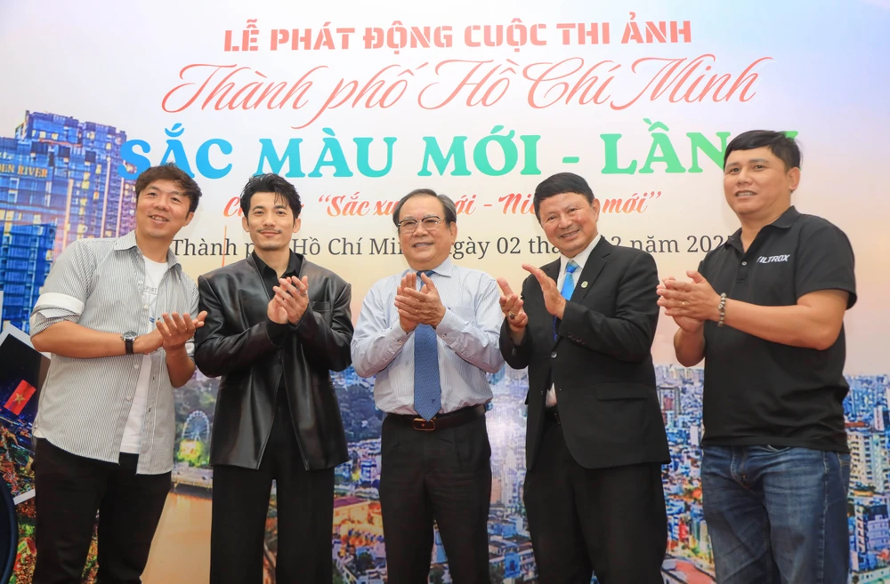 Nhiếp ảnh gia (1).jpg