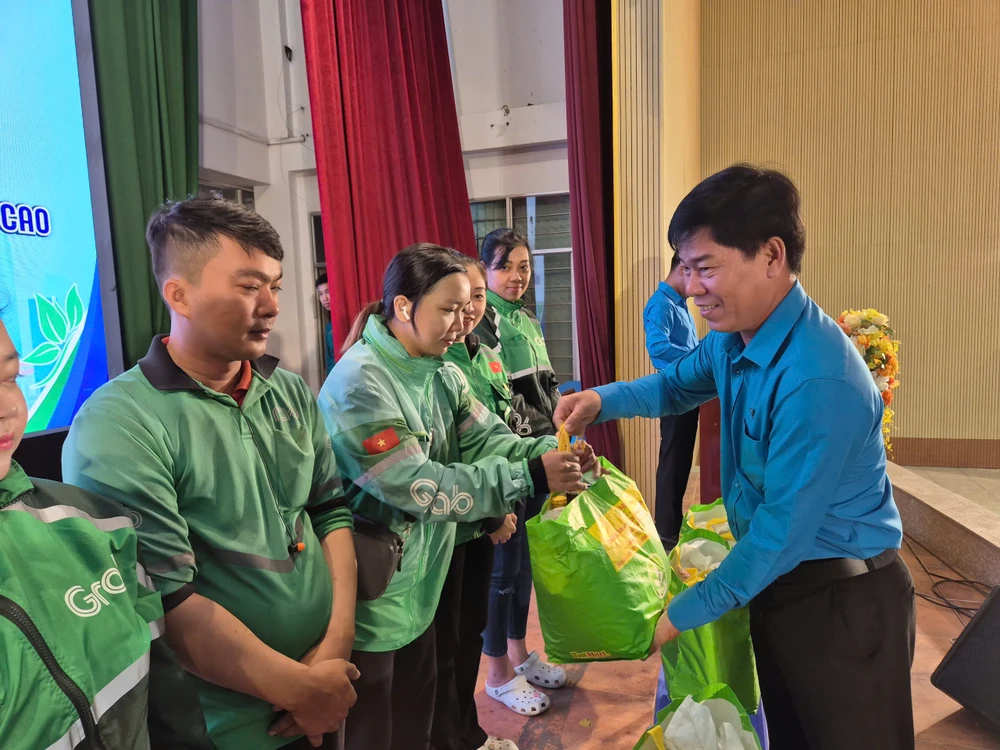 tháng công nhân (2).jpg