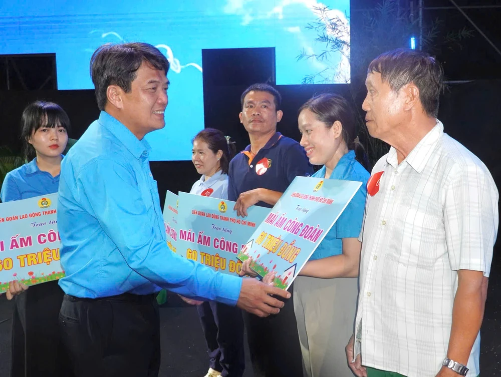 Tháng Công nhân (6).jpg