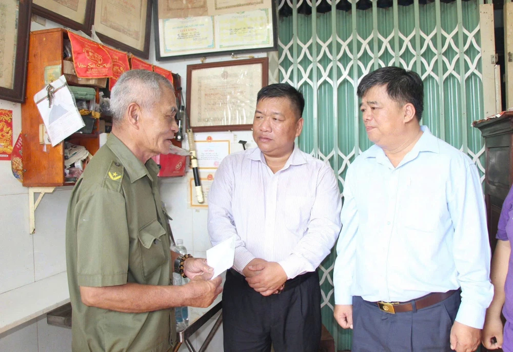 người có công (4).jpg