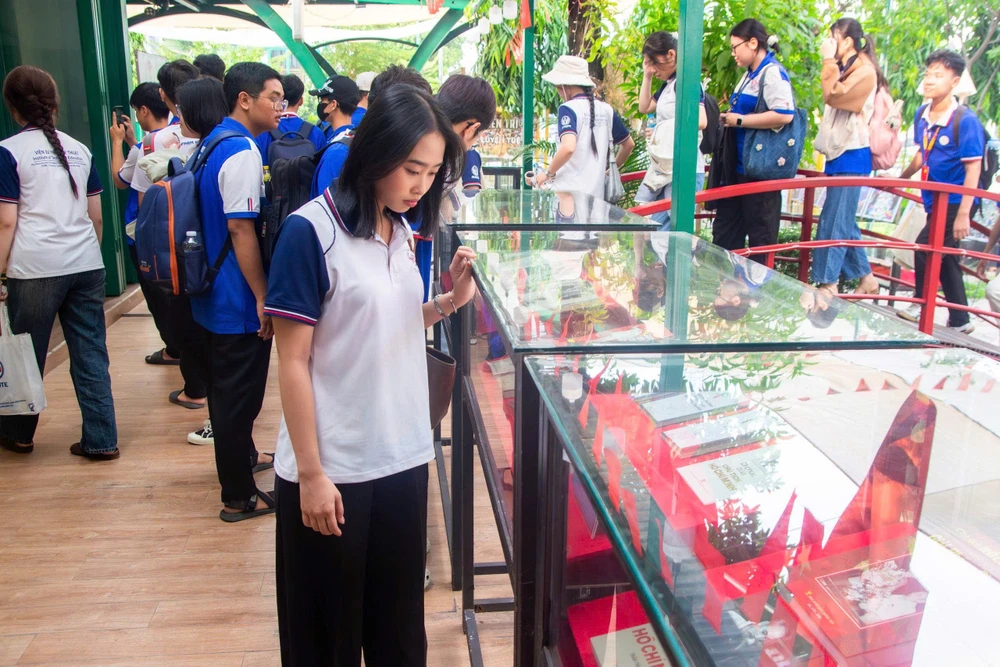 Chủ tịch Hồ Chí Minh (11).jpg