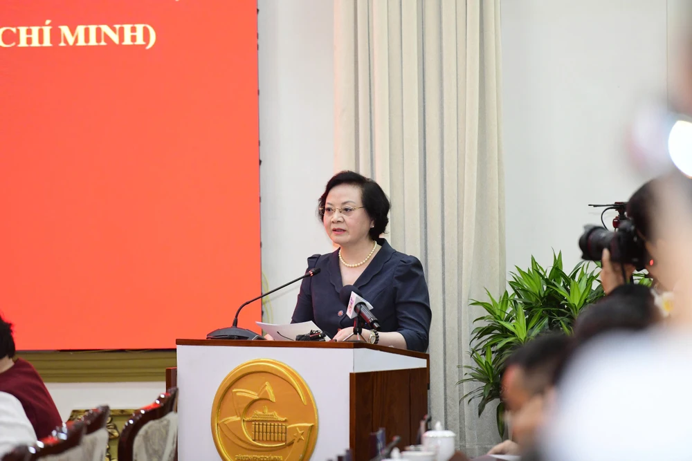 Lê Thị Riêng (8).jpg
