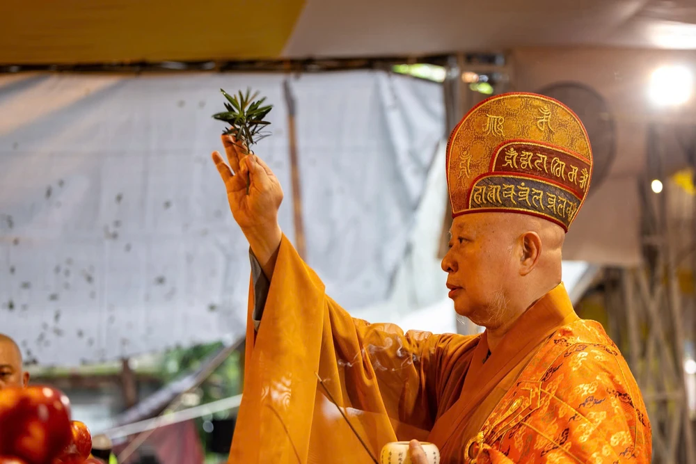 Lê Thị Riêng (12).jpg