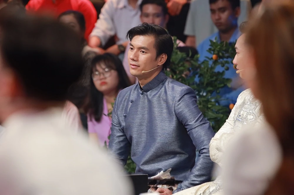 Dàn nghệ sĩ diện áo dài đón Tết cùng 'Ký ức vui vẻ' ảnh 6