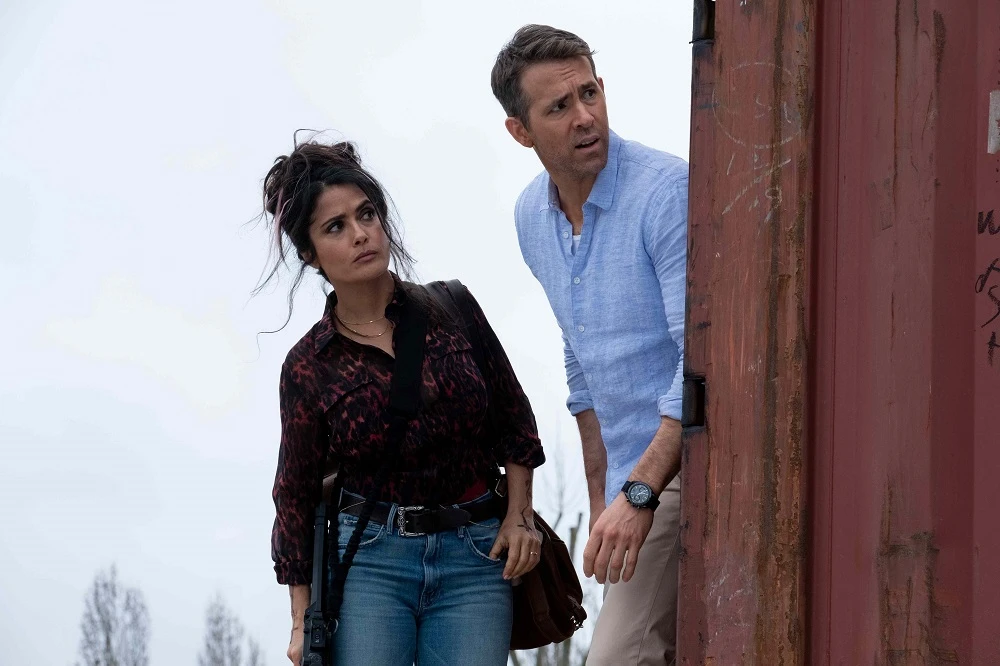 Tưng bừng trở lại rạp sau giãn cách cùng Vệ sĩ sát thủ 2: Nhà có nóc ảnh 2