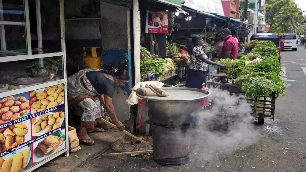 Ấn Độ viện trợ gạo, dược phẩm cho Sri Lanka giữa khủng hoảng kinh tế. Ảnh: AFP