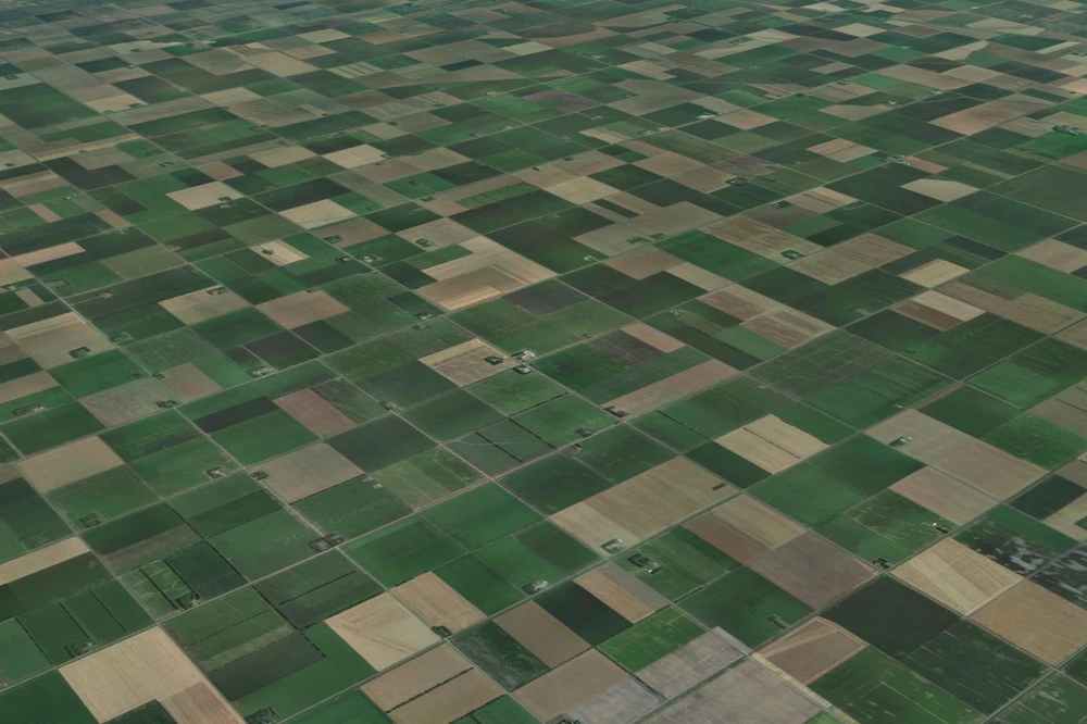 Lo ngại hoạt động gián điệp quanh việc công ty Trung Quốc mua đất gần căn cứ không quân Mỹ. Ảnh: NYPOST