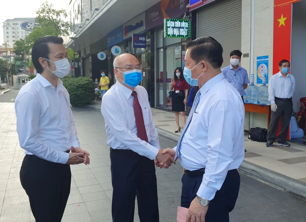 Trưởng ban Tuyên giáo Trung ương bỏ phiếu tại quận Tân Bình ảnh 1