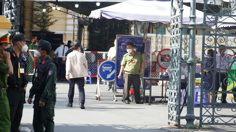 Số lượng người tham dự phiên toà đã vắng nhiều hơn so với ngày đầu. Ảnh: HỮU ĐĂNG