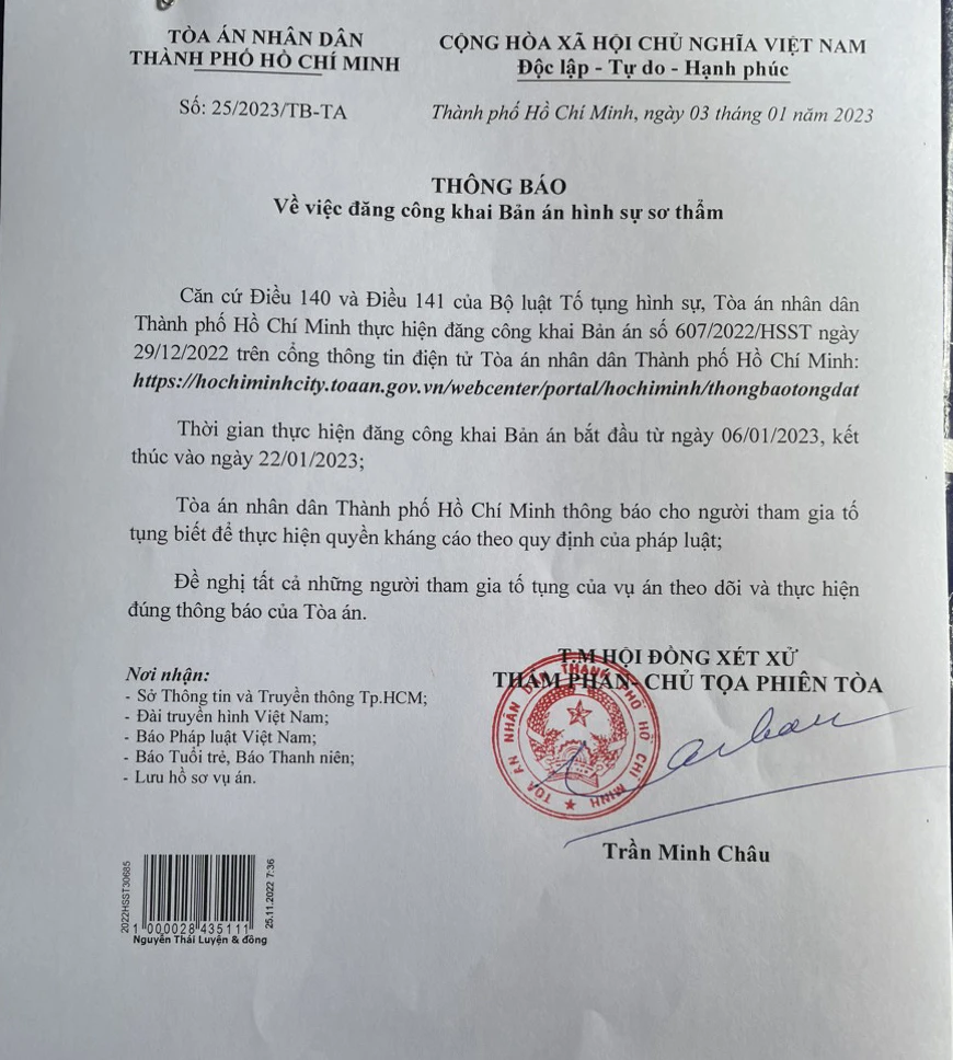 Thông báo công khai bản án của TAND TP.HCM. Ảnh: ĐL