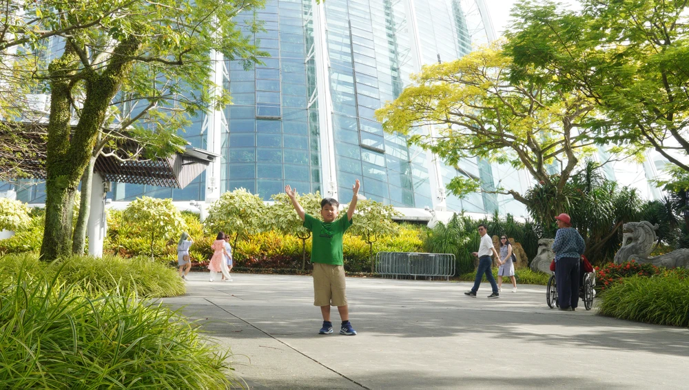 Diện tích thực tế của vườn nhân tạo này rộng với 101 ha trong khi cả quốc đảo Singapore chỉ rộng 720km2.