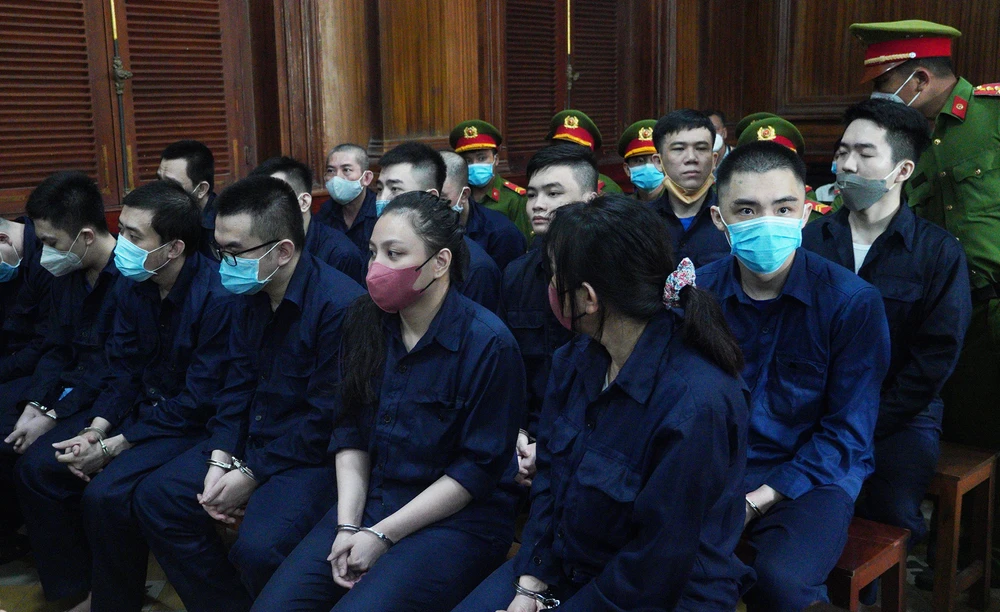 Các bị cáo tại phiên toà. Ảnh: HỮU ĐĂNG