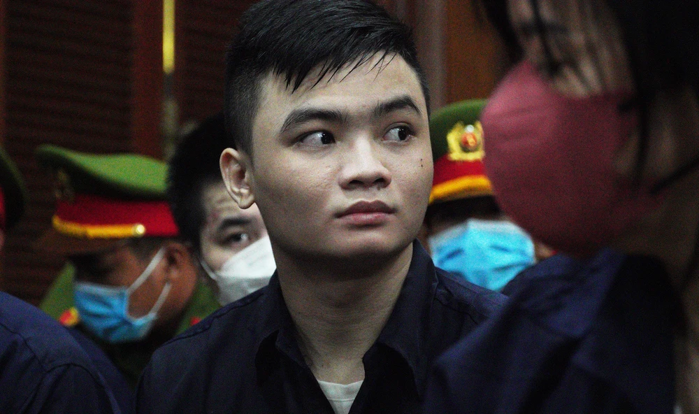 Trong số các bị cáo truy sát Quân 'xa lộ' có bị cáo thực hiện hành vi phạm tội khi chưa thành niên. Ảnh: HỮU ĐĂNG