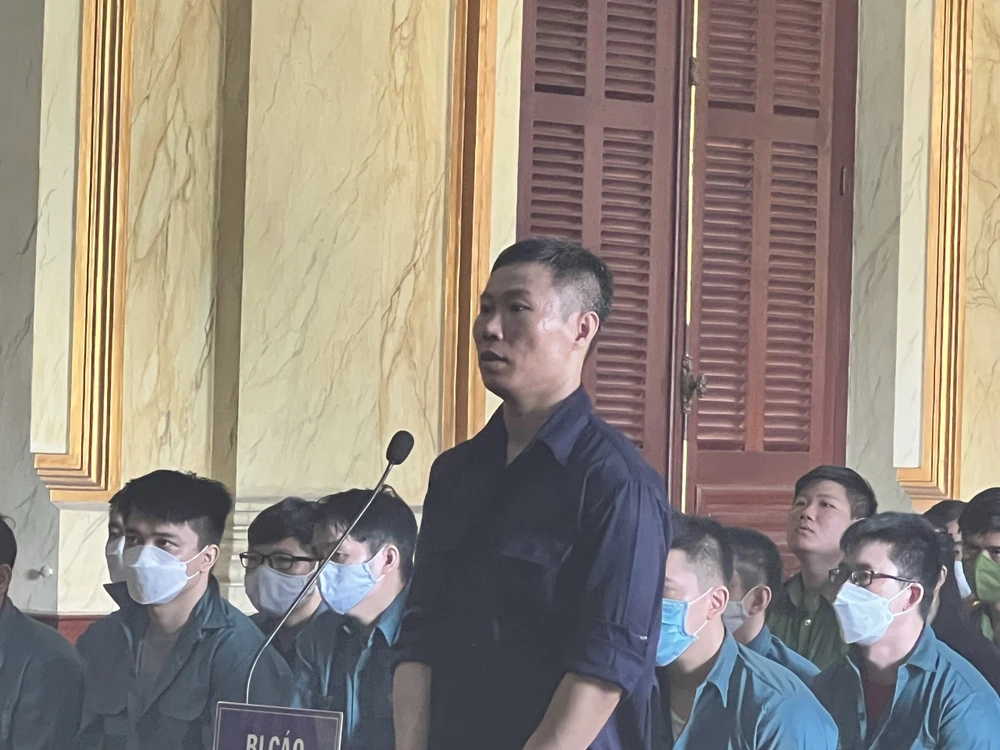 Cựu cán bộ công an Hoàng Duy Tiến bị đại diện VKS đề nghị mức án từ 14-16 năm tù. Ảnh: HỮU ĐĂNG