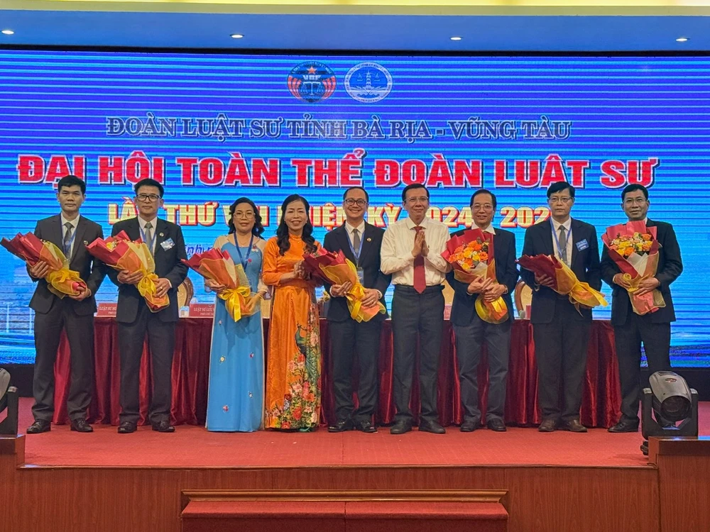 Chủ nhiệm đoàn