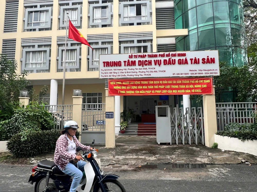 phiên đấu giá
