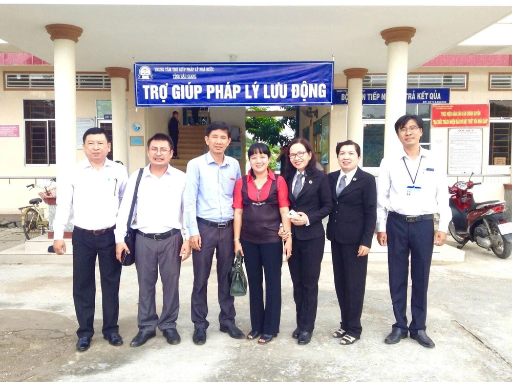 bào chữa viên nhân dân