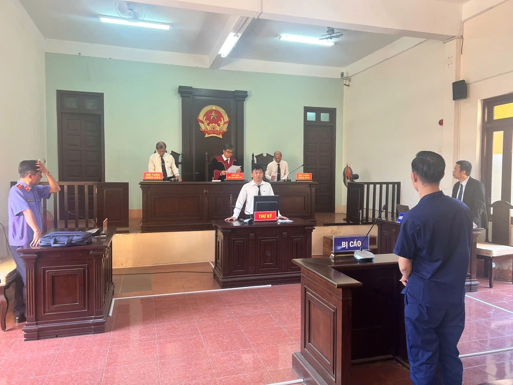 50.000 đồng án phí